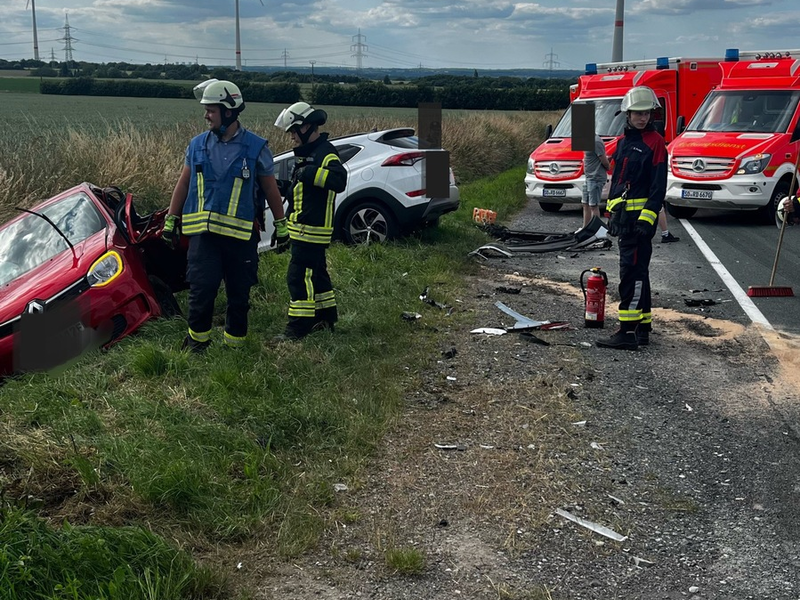 FW Ense: Verkehrsunfall mit 4 Verletzten in Ense-Sieveringen - Foto: presseportal.de