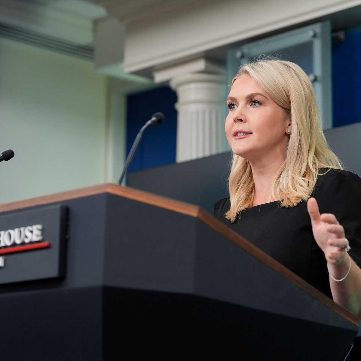 Die Pressesprecherin des Weißen Hauses, Karoline Leavitt, betont, Präsident Trump strebe stets Diplomatie an, würde aber auch - falls nötig - Stärke zeigen.  - Foto: Alex Brandon/AP/dpa