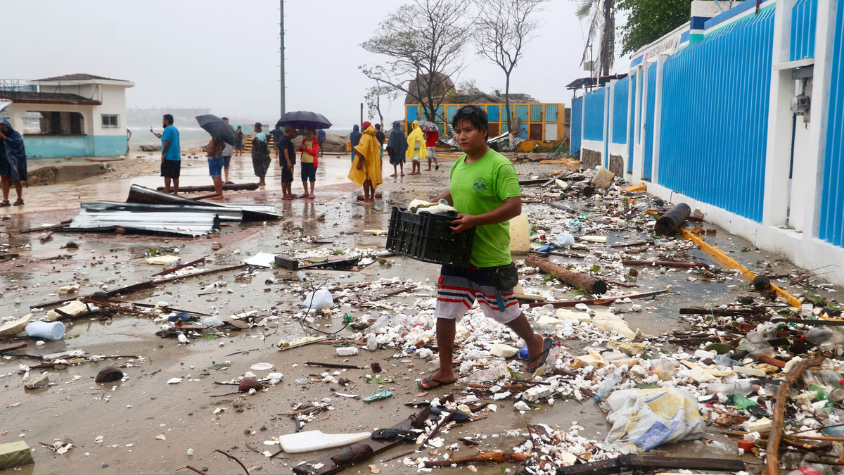 Der Wirbelsturm hat sich mittlerweile zu einem Tropensturm abgeschwächt.  - Foto: Luis Alberto Cruz/AP/dpa