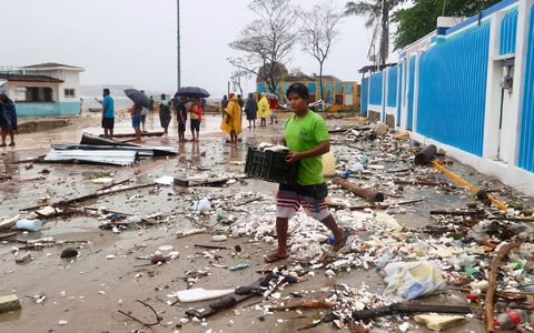 Der Wirbelsturm hat sich mittlerweile zu einem Tropensturm abgeschwächt. - Foto: Luis Alberto Cruz/AP/dpa Der Wirbelsturm hat sich mittlerweile zu einem Tropensturm abgeschwächt. - Foto: Luis Alberto Cruz/AP/dpa