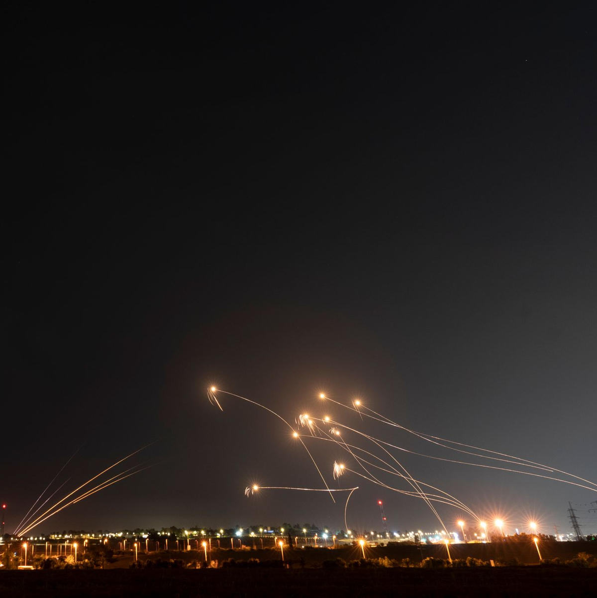 Erneut meldet Israels Militär Raketen- und Drohnenangriffe aus dem Iran.  - Foto: Ohad Zwigenberg/AP/dpa