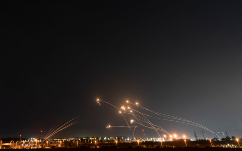 Erneut meldet Israels Militär Raketen- und Drohnenangriffe aus dem Iran.  - Foto: Ohad Zwigenberg/AP/dpa