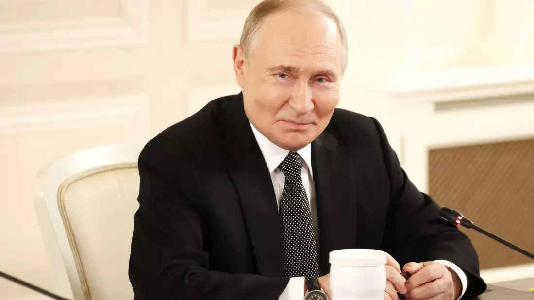 Jedes Jahr hält Putin beim Wirtschaftsforum in seiner Heimatstadt St. Petersburg eine Rede. - Bild: Vyacheslav Prokofyev/Kremlin Pool/Planet Pix via ZUMA Press Wire/dpa