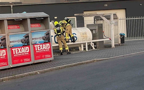 FW Alpen: Gasaustritt an Gastankstelle - Foto: presseportal.de
