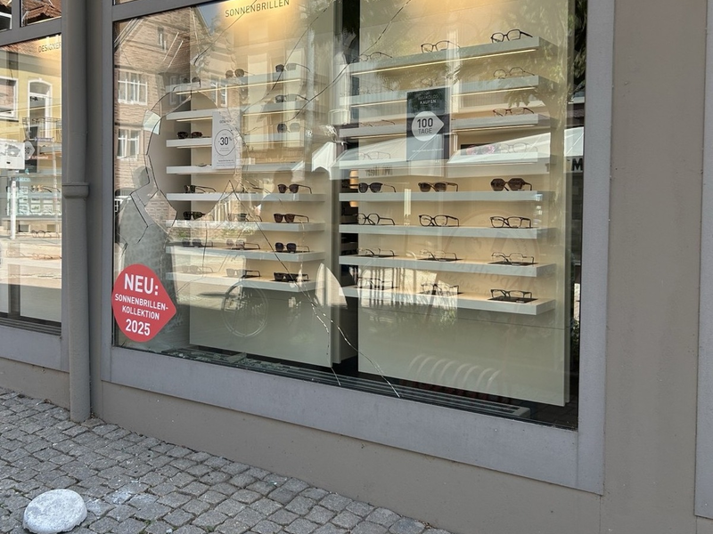 POL-PDPS: Sonnenbrillen bei Einbruch gestohlen - Täter festgenommen - Foto: presseportal.de