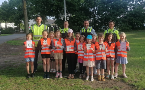 POL-PB: #LEBEN - Ergebnisse der Verkehrssicherheitsaktion Dank- und Denkzettel - Foto: presseportal.de