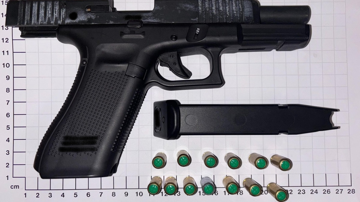 BPOL NRW: Bundespolizei findet Schreckschusswaffe - Foto: presseportal.de