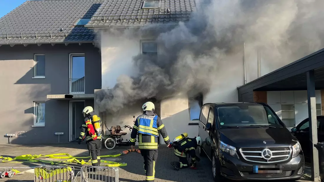 KFV Bodenseekreis: Wohnungsvollbrand durch explodierten Fahrrad-Akku - Mehrere Verletzte in Unteruhldingen - Bild: presseportal.de