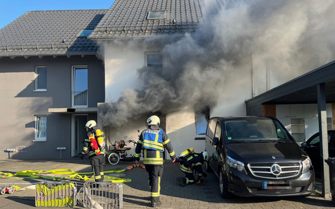KFV Bodenseekreis: Wohnungsvollbrand durch explodierten Fahrrad-Akku - Mehrere Verletzte in Unteruhldingen - Foto: presseportal.de