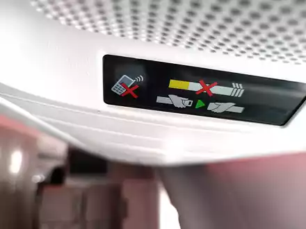Anzeige in einem Flugzeig (Archiv) - Foto: über dts Nachrichtenagentur