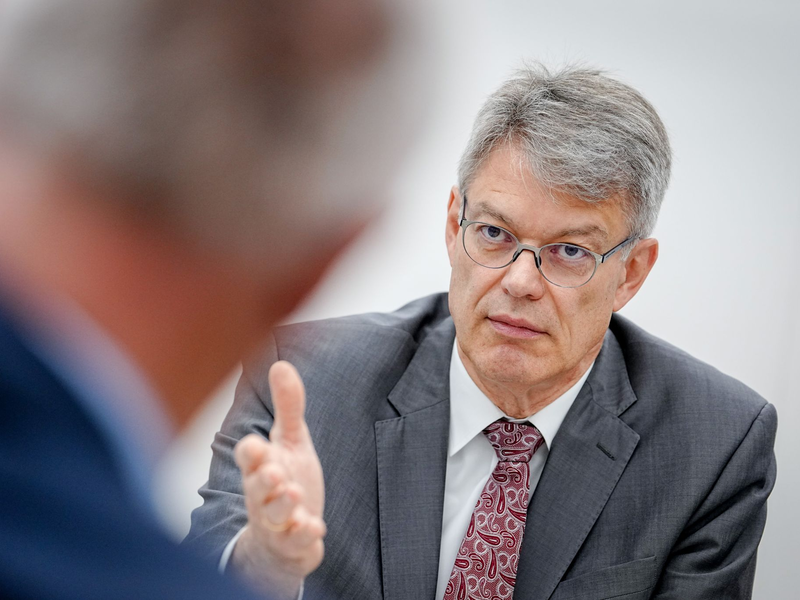 Der neue Verkehrsminister ist mit der Leistung der Deutschen Bahn unzufrieden. - Foto: Kay Nietfeld/dpa