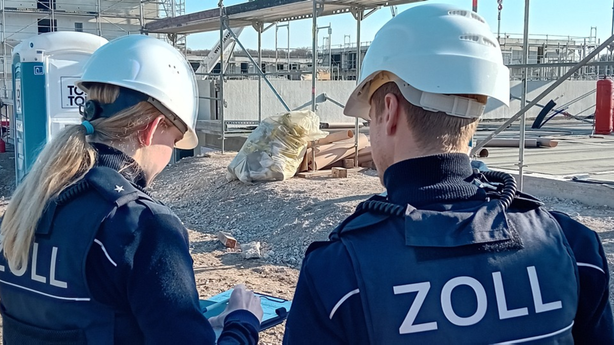 HZA-BI: Bundesweite Schwerpunktprüfung im Baugewerbe/Bielefelder Zoll beendet illegalen Aufenthalt in 20 Fällen und deckt zudem zahlreiche weitere Verstöße auf - Foto: presseportal.de