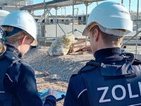 HZA-BI: Bundesweite Schwerpunktprüfung im Baugewerbe/Bielefelder Zoll beendet illegalen Aufenthalt in 20 Fällen und deckt zudem zahlreiche weitere Verstöße auf - Foto: presseportal.de