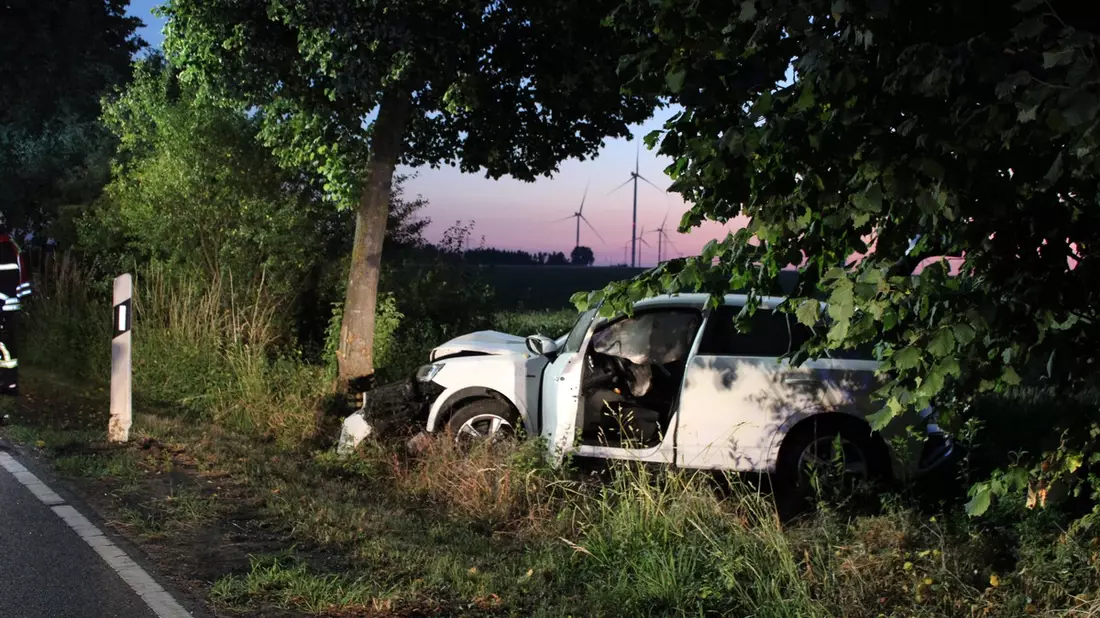 POL-DN: Unfall in Linnich - Zwei Leichtverletzte und 31.000 Euro Sachschaden - Bild: presseportal.de