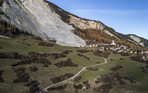 Brienz: Die Gefahr eines neuen großen Schuttstroms ist gestiegen. (Archivbild) - Foto: Til Buergy/KEYSTONE/dpa