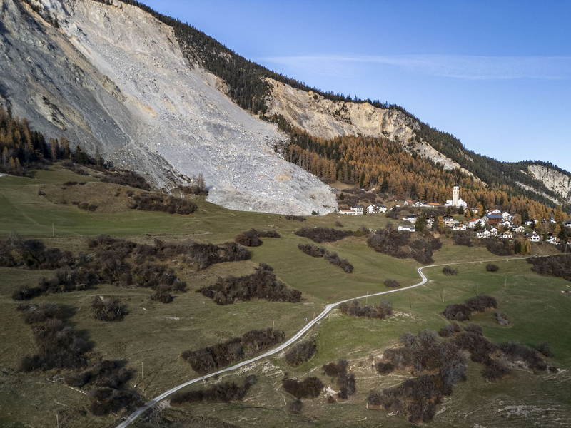 Brienz: Die Gefahr eines neuen großen Schuttstroms ist gestiegen. (Archivbild) - Foto: Til Buergy/KEYSTONE/dpa