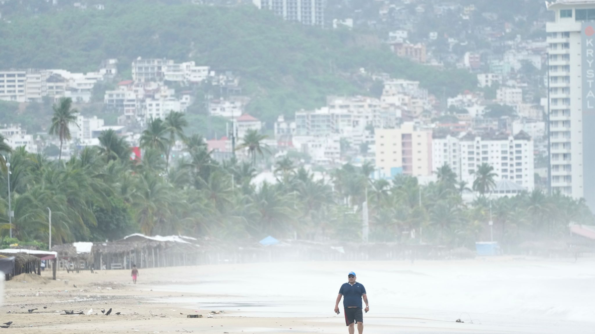 Der Hurrikan «Erick» brachte gefährlich starke Winde und Regen in den Süden Mexikos mit sich. - Foto: Fernando Llano/AP/dpa