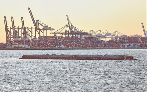 Industrieanlagen (Archiv) - Foto: über dts Nachrichtenagentur