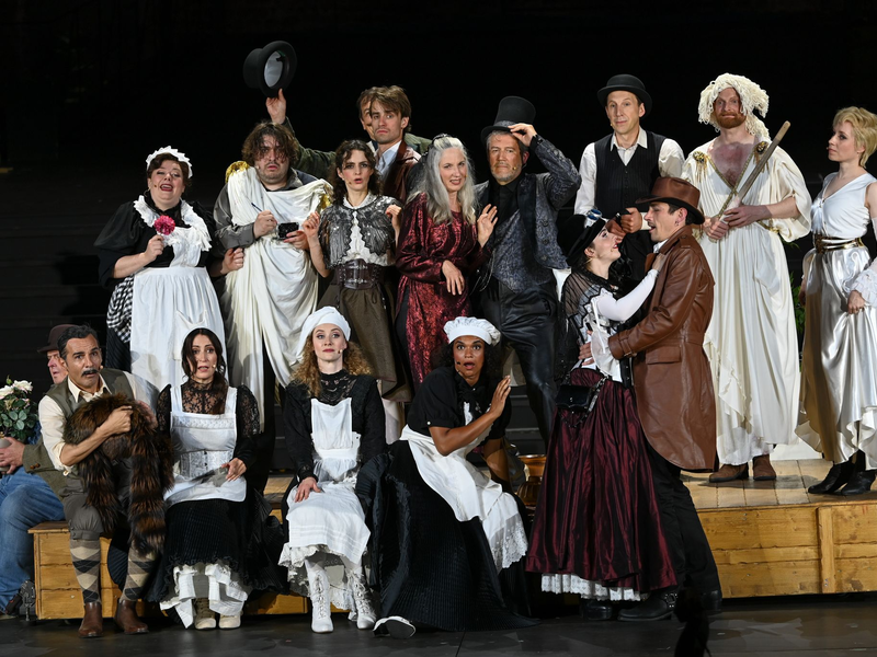 Für den scheidenden Intendanten Jörn Hinkel, der viele Jahre lang an der Spitze der traditionsreichen Festspiele gestanden hat, heißt es in diesem Jahr, Abschied vom Bad Hersfelder Publikum zu nehmen.  - Foto: Uwe Zucchi/dpa