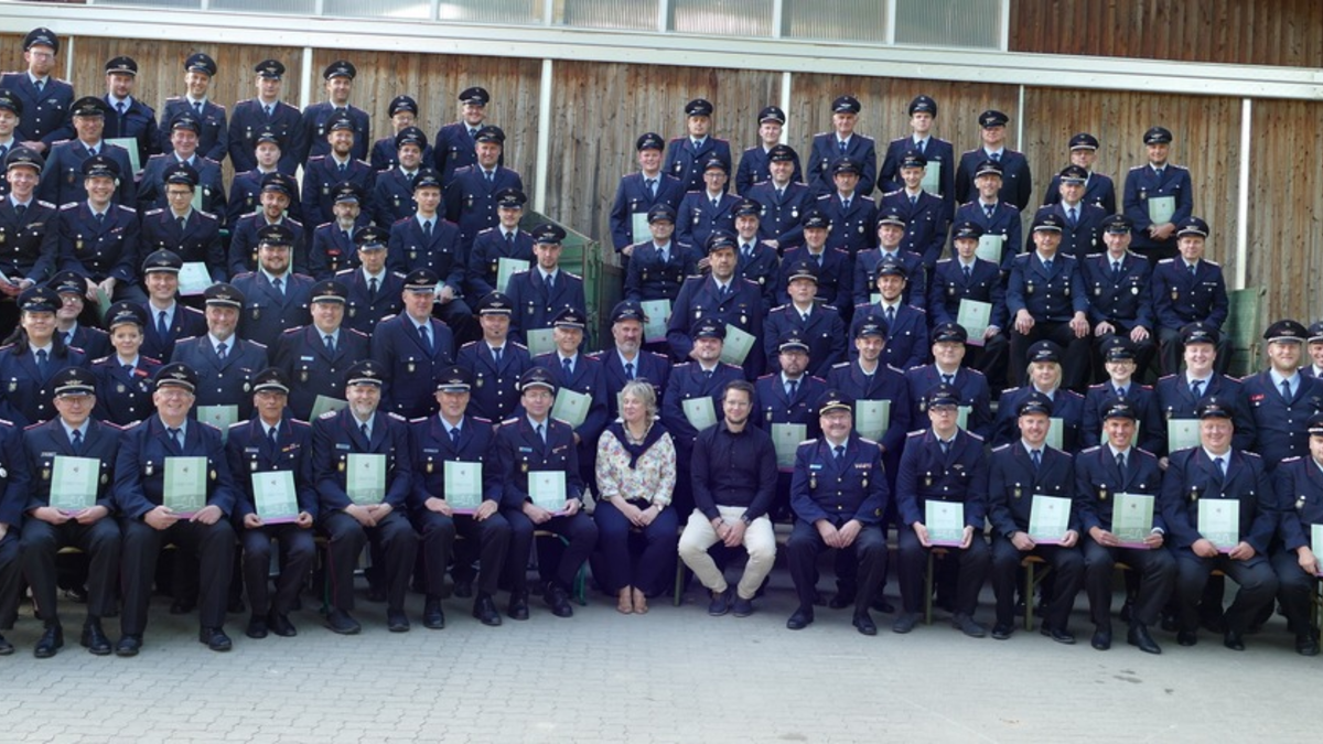 FW Südheide: Einsatzkräfte der Gemeinde Südheide erhalten Hochwasser-Ehrennadel des Landes Niedersachsen - Foto: presseportal.de
