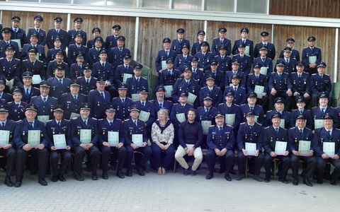 FW Südheide: Einsatzkräfte der Gemeinde Südheide erhalten Hochwasser-Ehrennadel des Landes Niedersachsen - Foto: presseportal.de