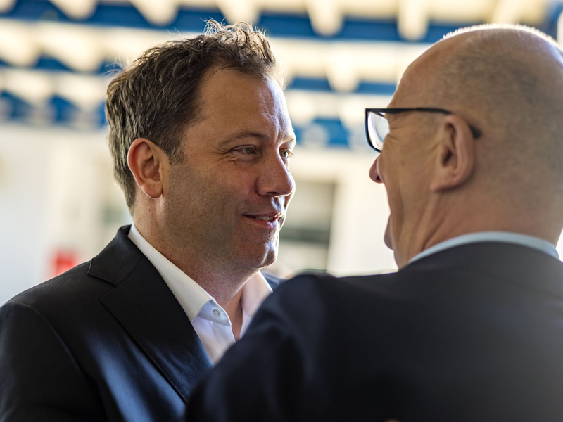 Der SPD-Vorsitzende Lars Klingbeil zeigt sich optimistisch für die Gespräche zur Kompensation der Länder zum Investitionspaket. - Foto: Frank Hammerschmidt/dpa