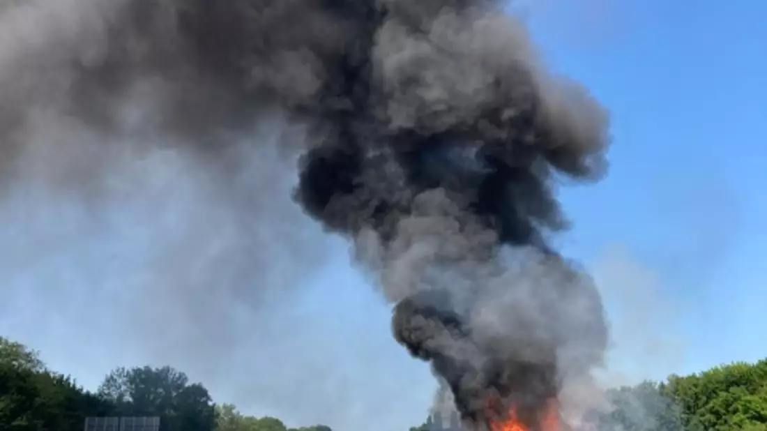 POL-WI: Brennendes Wohnmobil, Gemarkung Limburg, BAB 3, km 107, Fahrtrichtung Köln, Samstag, 21.06.2025, 12:00 Uhr - Bild: presseportal.de