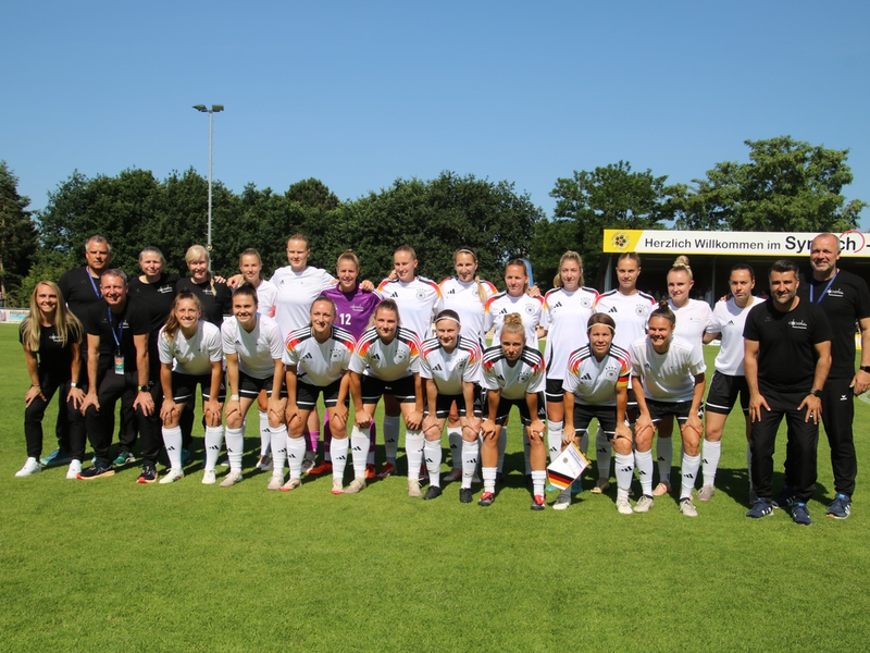POL-CLP: Polizei-Fußball-EM der Damen in Lohne - Platzierungsspiele - Bilder vom Halbfinale Deutschland gg. Österreich - Foto: presseportal.de