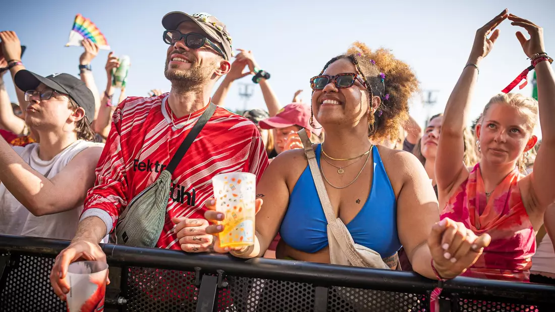 Beim Hurricane Festival feiern Tausende Fans. - Bild: Moritz Frankenberg/dpa