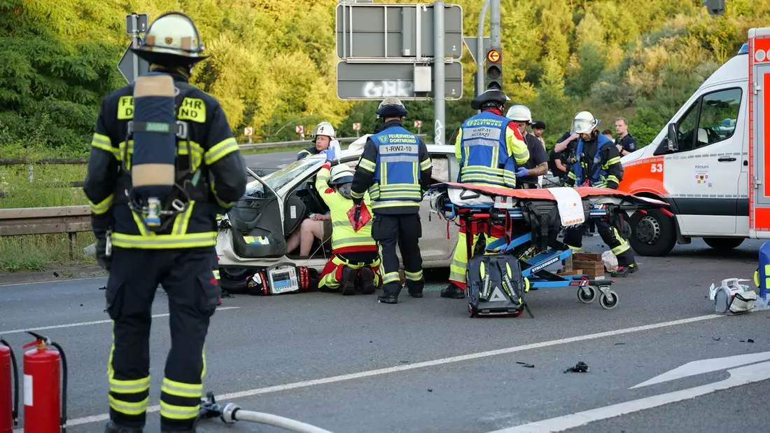 FW-DO: Verkehrsunfall B236 in der Berghofer Mark - Bild: presseportal.de