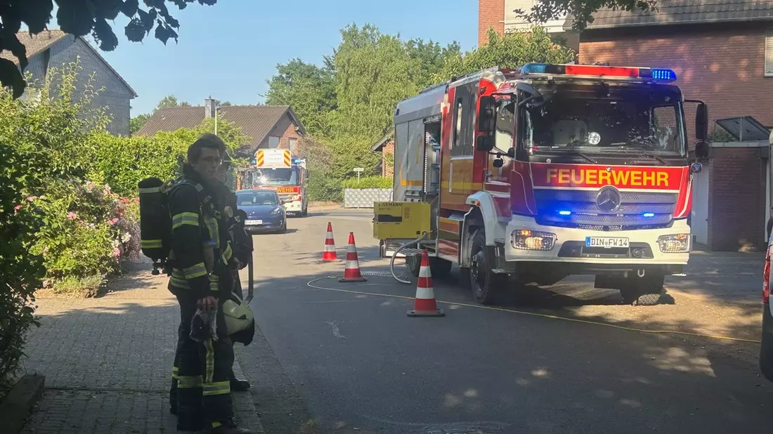 FW Dinslaken: Längster Tag des Jahres fordert Dinslakener Feuerwehr und Rettungsdienst - Bild: presseportal.de