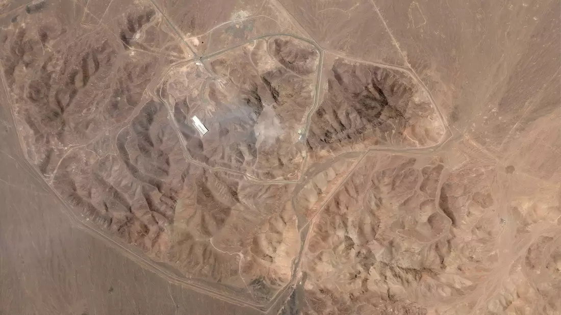 Die USA haben unter anderem die gut befestigte unterirdische Uran-Anreicherungslage Fordo angegriffen. - Bild: Planet Labs PBC/Planet Labs PBC via AP/dpa