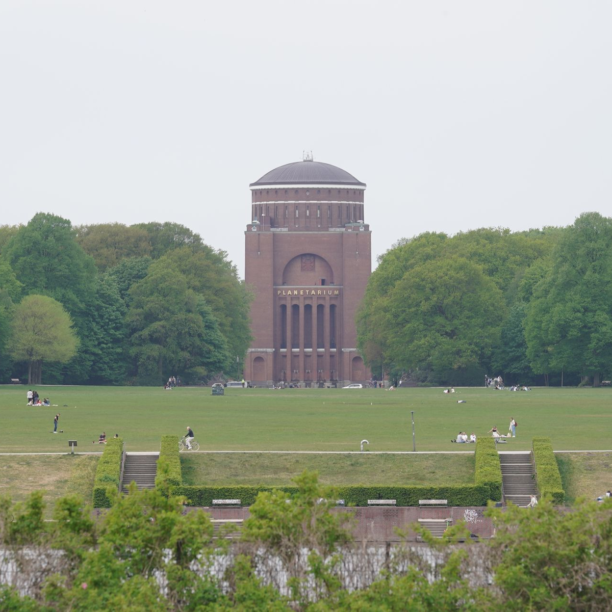 Ein 17-Jähriger wurde mit einem Messer schwer verletzt. (Archivfoto) - Foto: Marcus Brandt/dpa