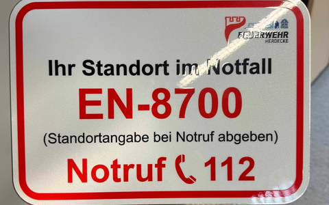 FW-EN: Rettung nach Fahrradunfall im Wald am Nacken - Erster Waldrettungspunkt beeinflusste Einsatz positiv - Foto: presseportal.de FW-EN: Rettung nach Fahrradunfall im Wald am Nacken - Erster Waldrettungspunkt beeinflusste Einsatz positiv - Foto: presseportal.de