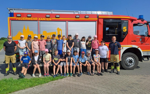 FW Xanten: Brandschutzaufklärung für Kinder der Grundschule in Marienbaum - Foto: presseportal.de