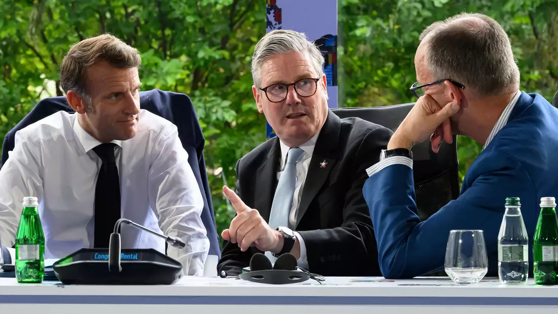 Merz, Macron und Starmer appellieren an Teheran. (Archivbild)  - Bild: Leon Neal/Getty Pool/AP/dpa