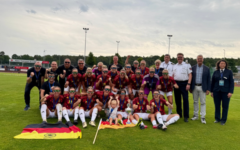 POL-OLD: Deutsche Polizistinnen verteidigen Titel bei der 4. EPM im Frauenfußball in Lohne - Foto: presseportal.de