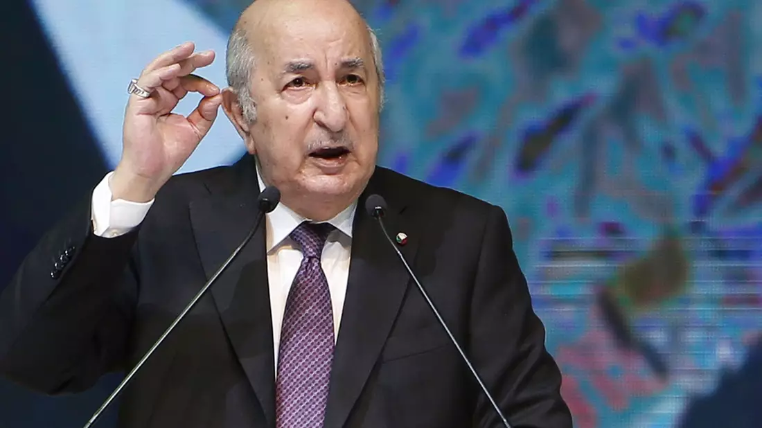 Algeriens Präsident Abdelmadjid Tebboune reagierte betroffen. - Bild: STR/AP/dpa