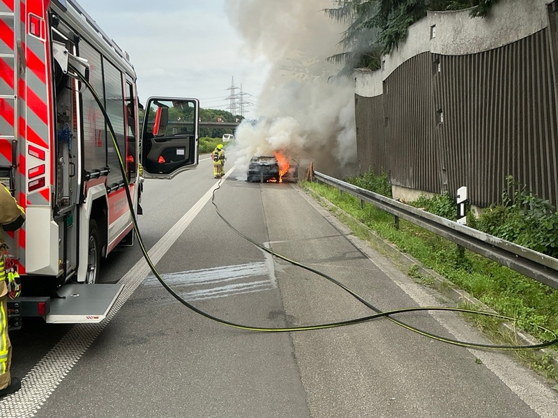 FW-BOT: PKW Brand im Dreieck A31 / A2 - Foto: presseportal.de