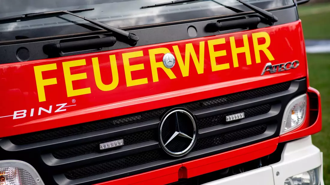 Bei dem Brand in Wilhelmshaven ist ein Kind gestorben. (Symbolbild)  - Bild: Hauke-Christian Dittrich/dpa