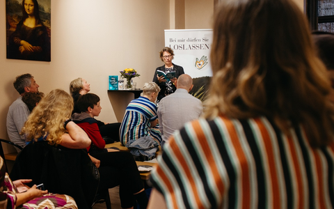 Großer Erfolg für Stefanie Schnier: Lesung ihres Buches Wenn nichts mehr geht begeistert Publikum in Berlin - Foto: presseportal.de