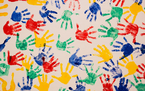 Familien mit Einwanderungsgeschichte haben doppelt so oft drei oder mehr Kinder als Familien ohne Einwanderungsgeschichte. (Symbolbild) - Foto: Rolf Vennenbernd/dpa