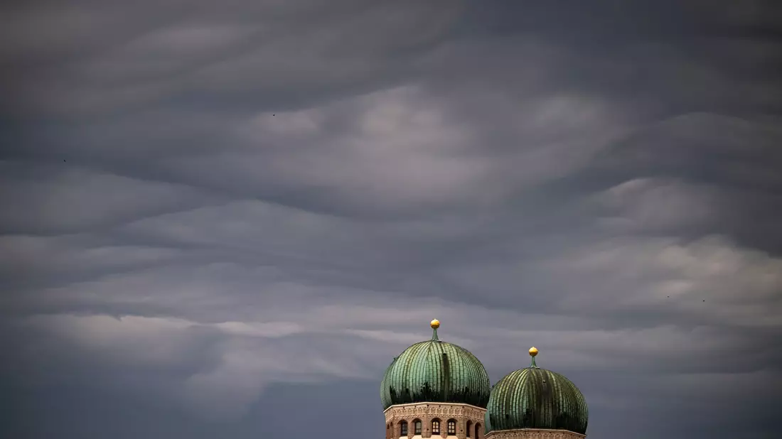 Wolken bestimmen in Teilen Deutschlands das Bild in den kommenden Tagen. - Bild: Peter Kneffel/dpa
