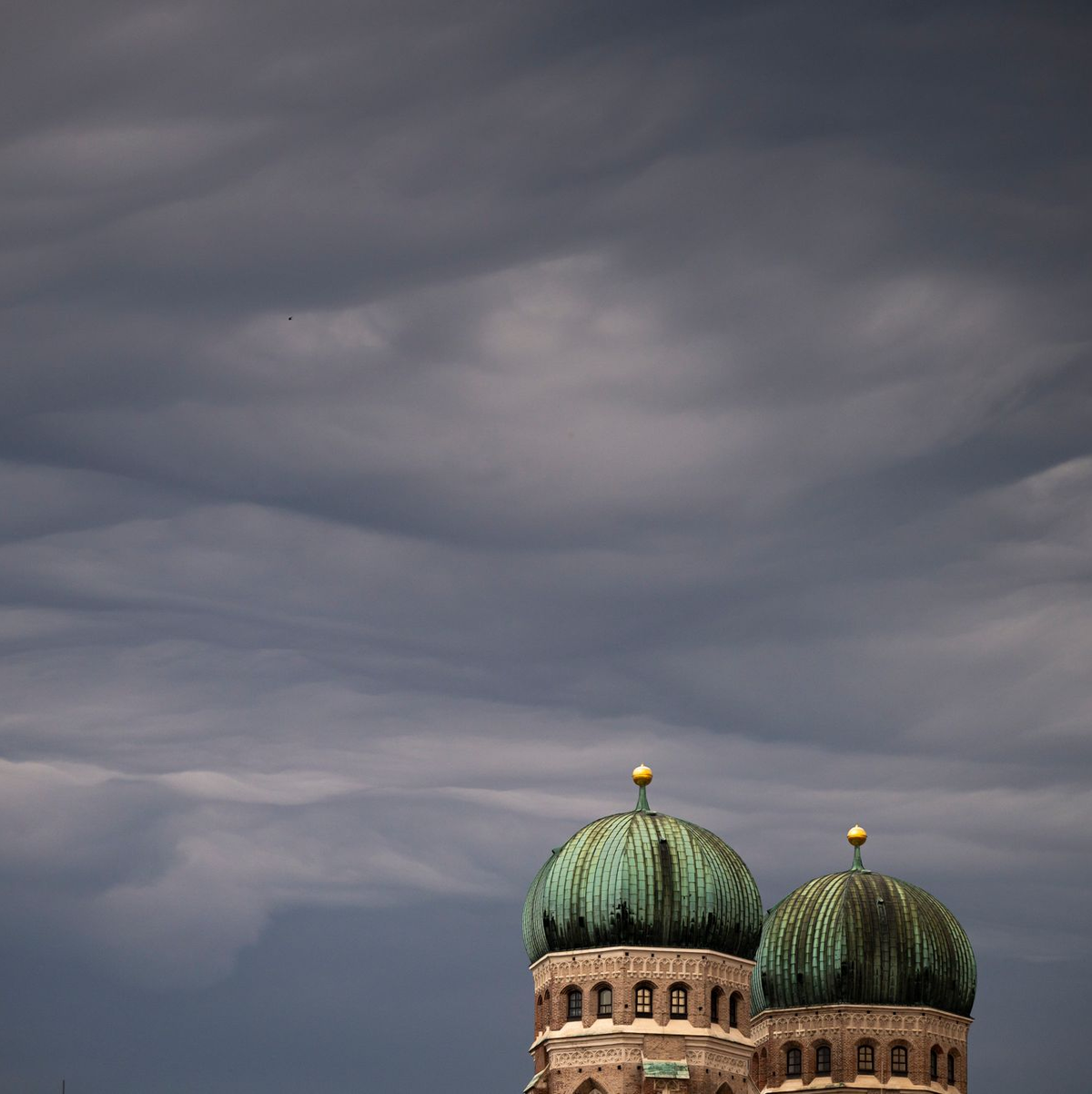 Wolken bestimmen in Teilen Deutschlands das Bild in den kommenden Tagen. - Foto: Peter Kneffel/dpa