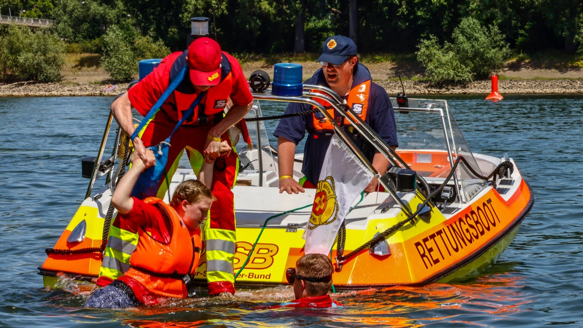 ASB-Bundesübung 2025: Großer Katastrophenschutzeinsatz in Kassel - Foto: presseportal.de