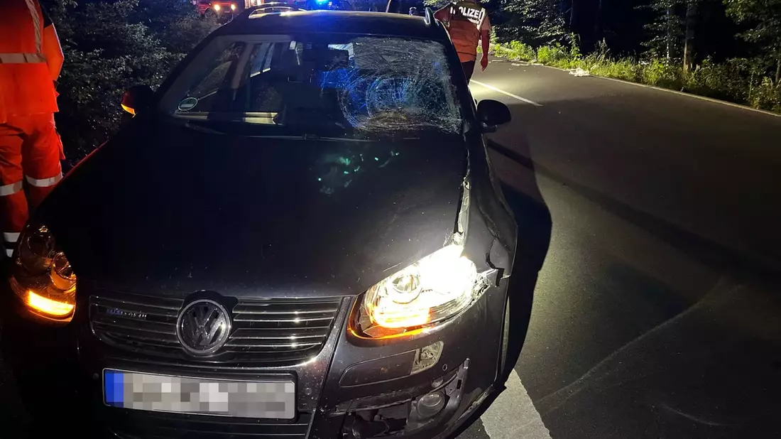 POL-RBK: Overath - 17-Jähriger von Pkw erfasst und lebensgefährlich verletzt - Bild: presseportal.de