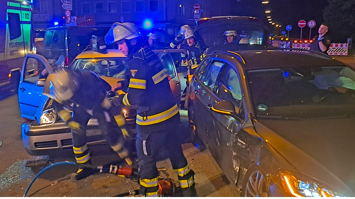 FW-M: Personenrettung nach Unfall (Schwabing) - Foto: presseportal.de