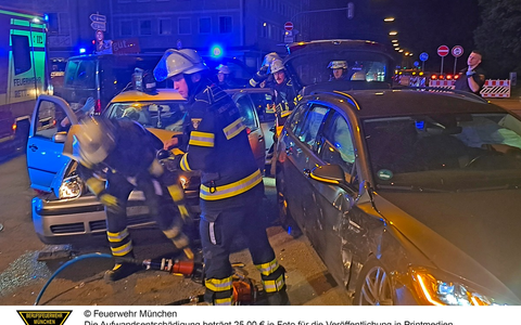 FW-M: Personenrettung nach Unfall (Schwabing) - Foto: presseportal.de