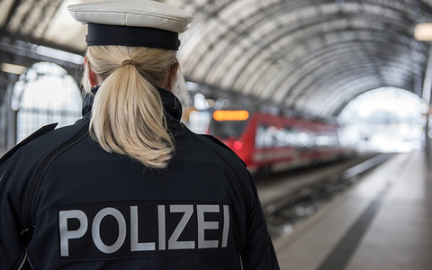 BPOL-BadBentheim: Tatverdächtiger täuscht Anruf vor und stiehlt Smartphone - Foto: presseportal.de