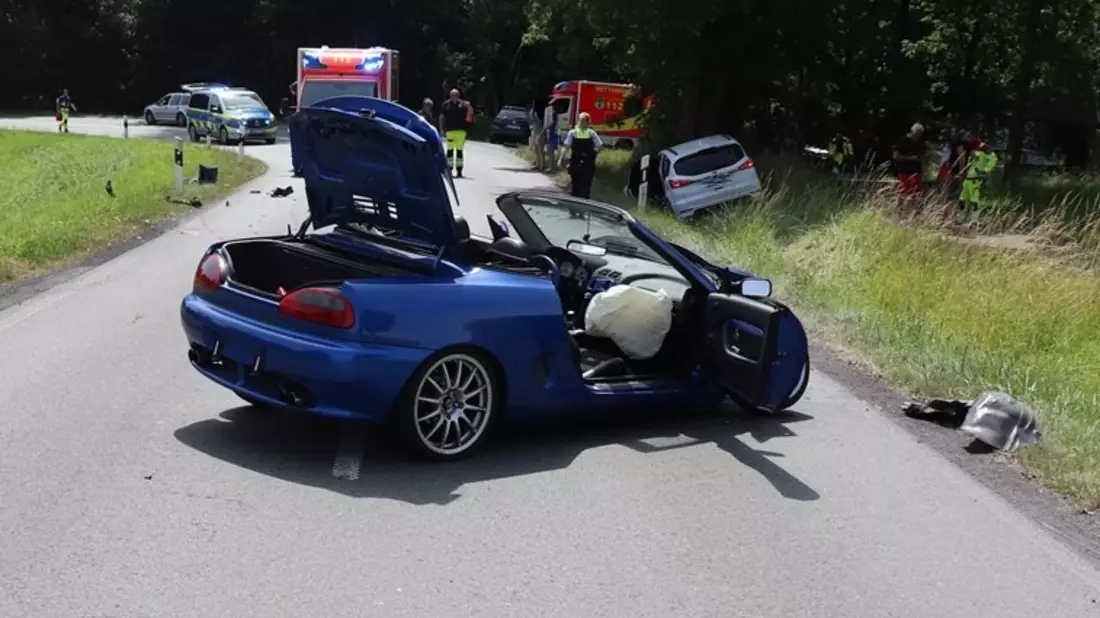 POL-HX: 40.000 Euro Sachschaden bei Unfall auf der L825 - Bild: presseportal.de